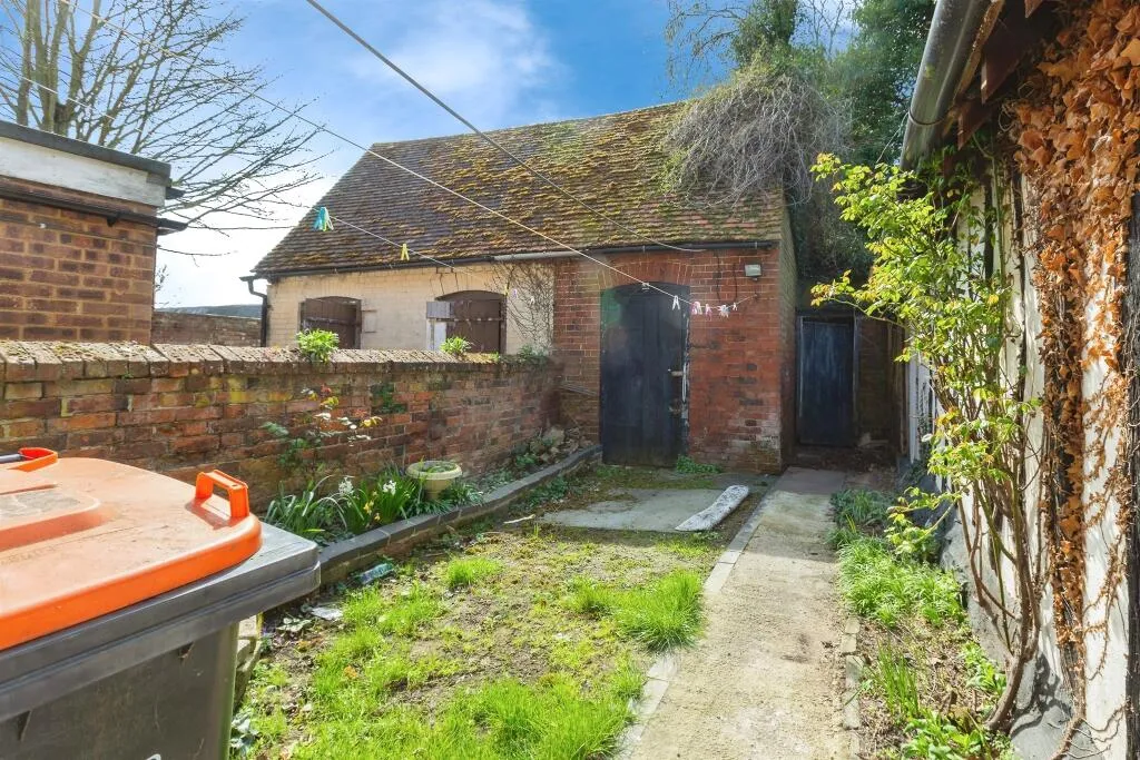 2 bed Semi-Detached