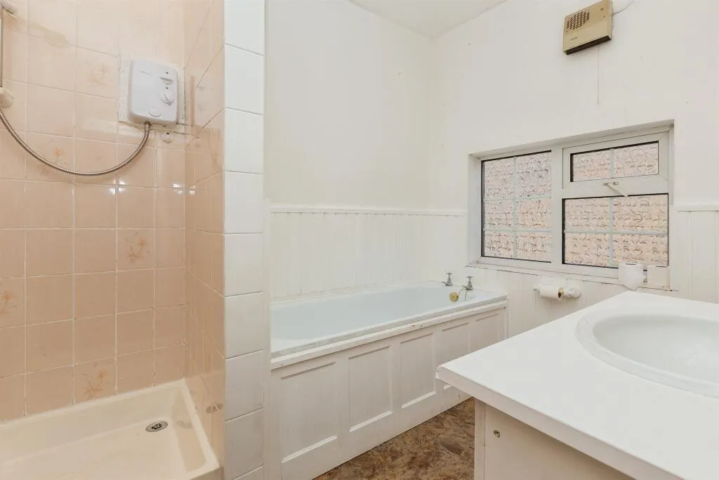 2 bed Semi-Detached