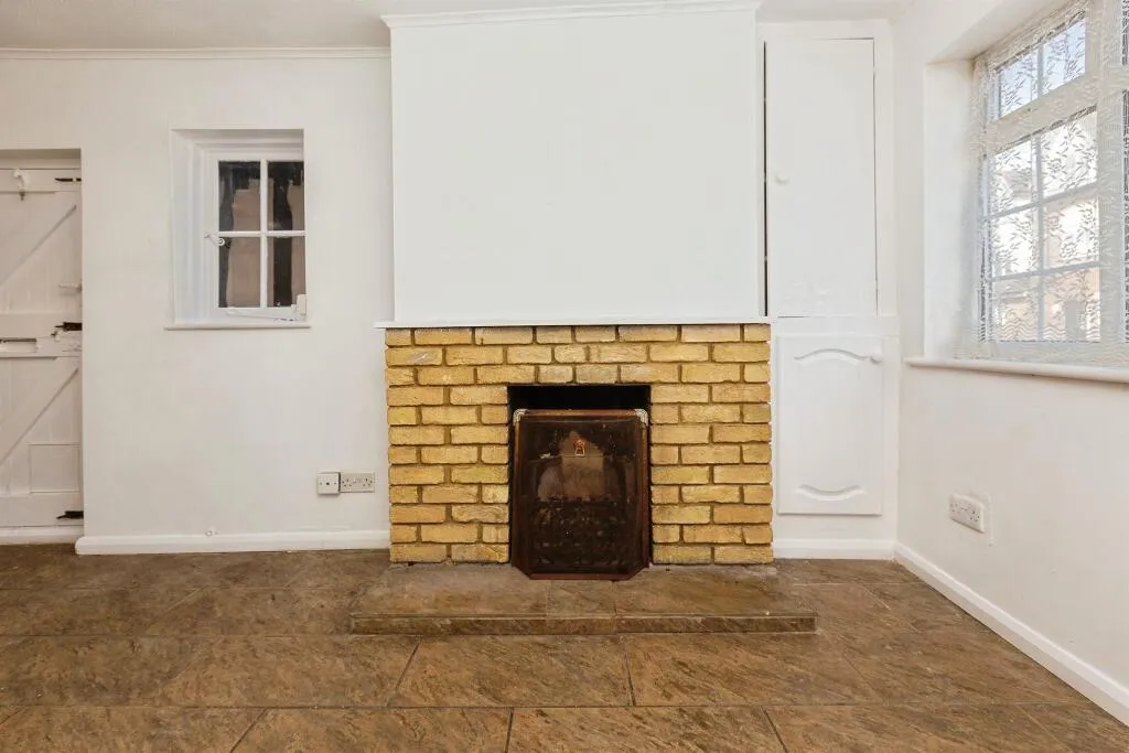 2 bed Semi-Detached
