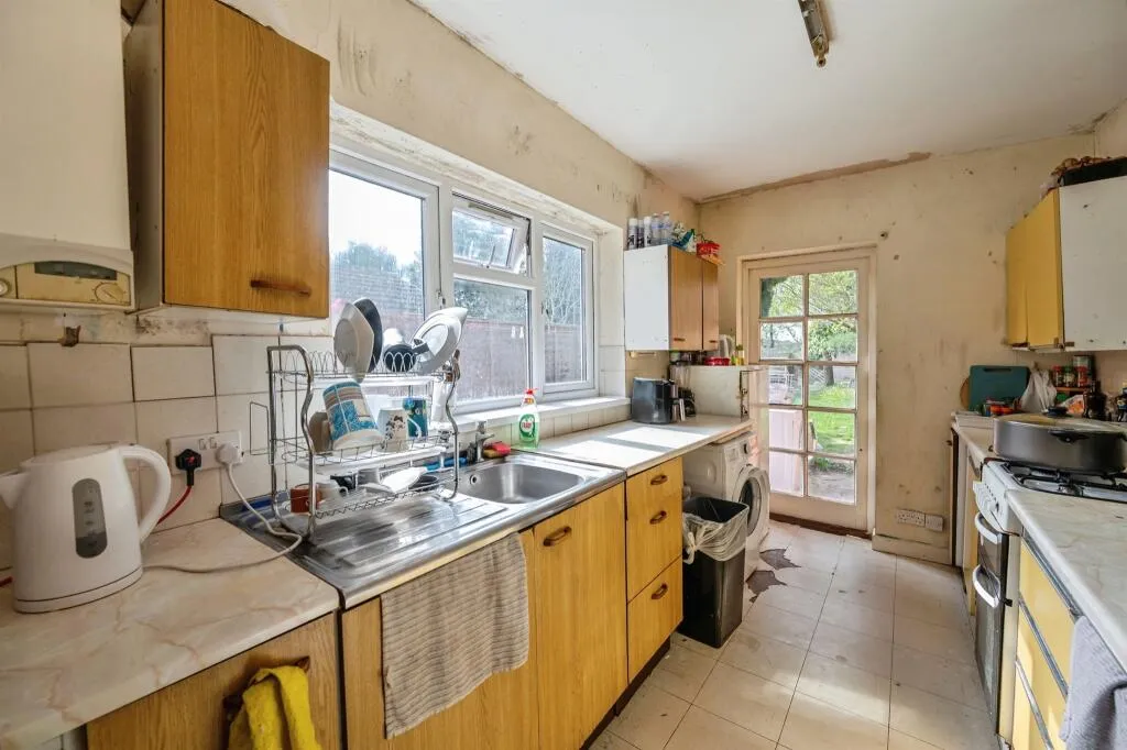 4 bed End of Terrace