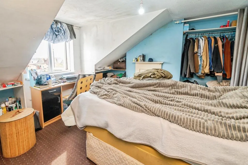 4 bed End of Terrace