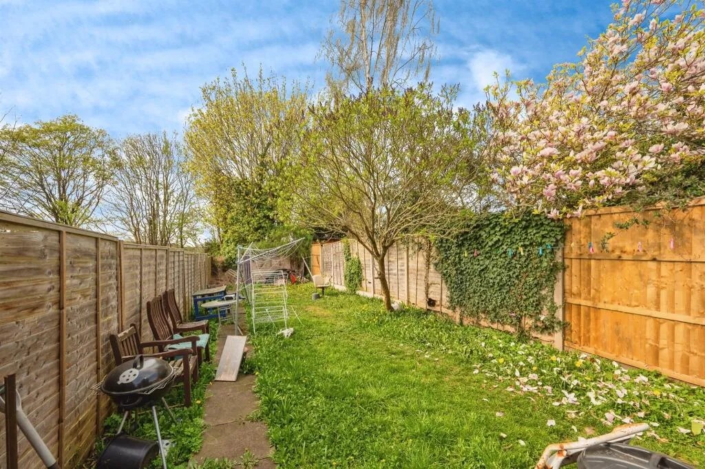 4 bed End of Terrace
