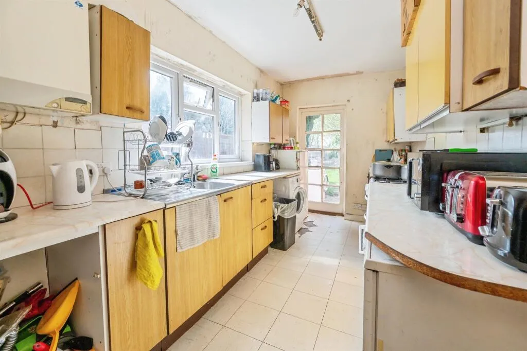 4 bed End of Terrace