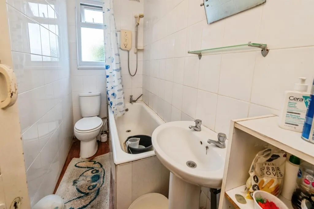 4 bed End of Terrace