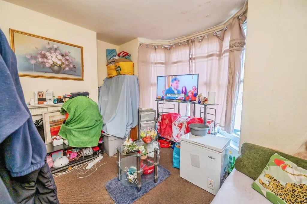 4 bed End of Terrace