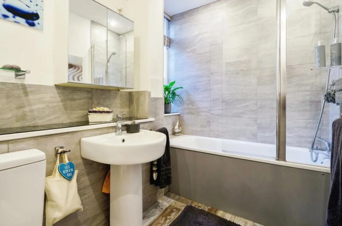 2 bed Ground Flat