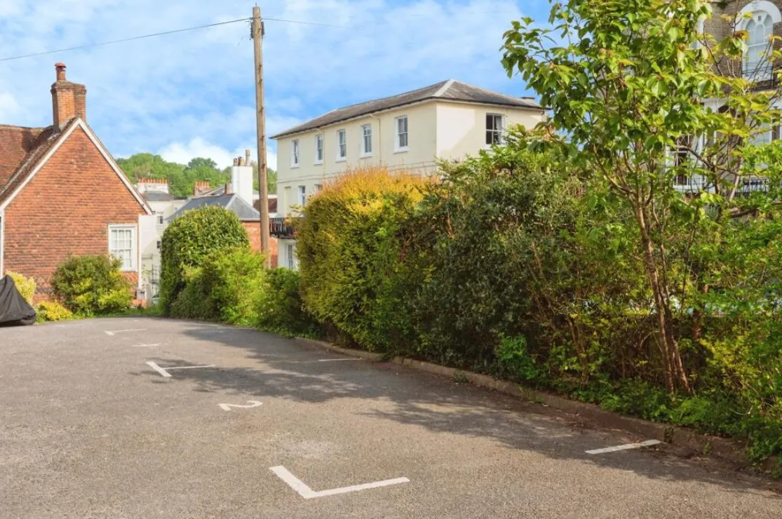 2 bed Ground Flat