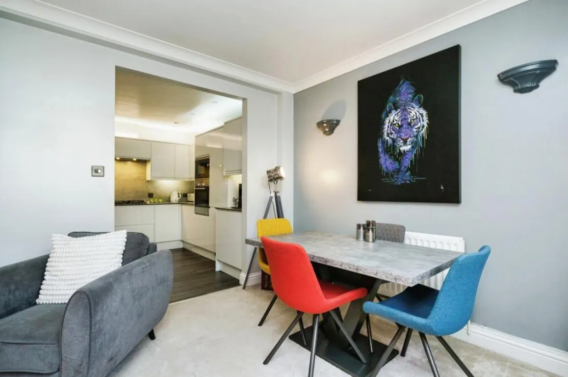 2 bed Ground Flat