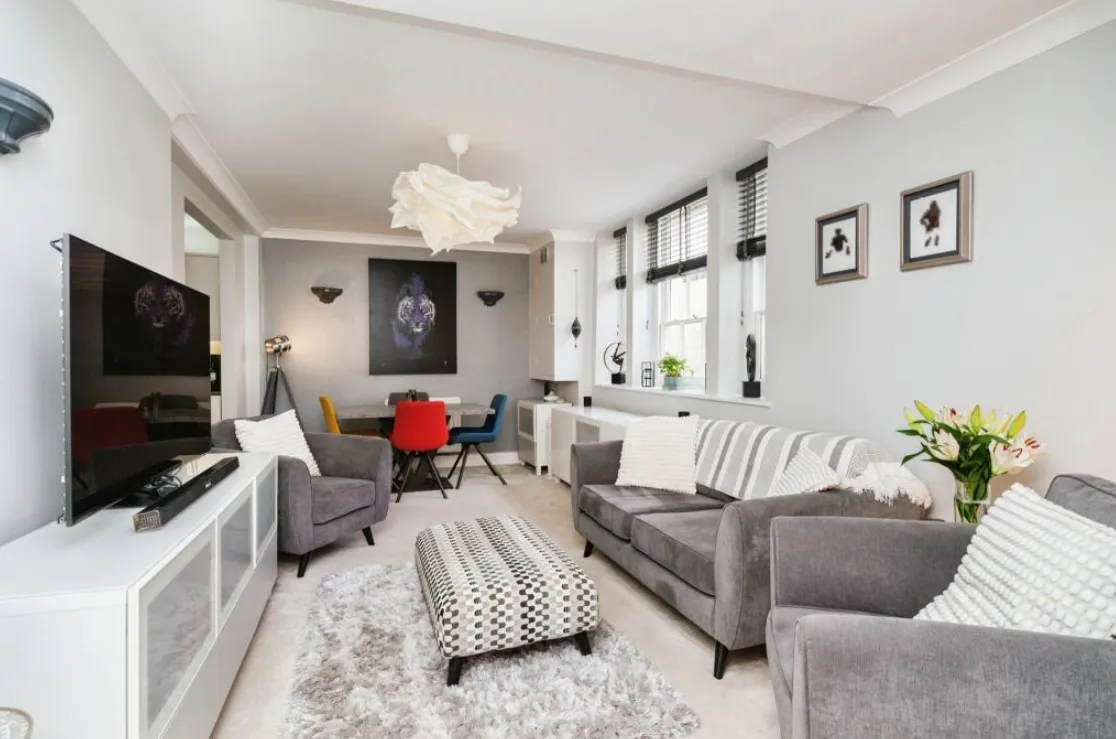2 bed Ground Flat