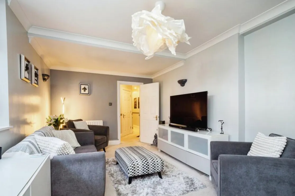 2 bed Ground Flat