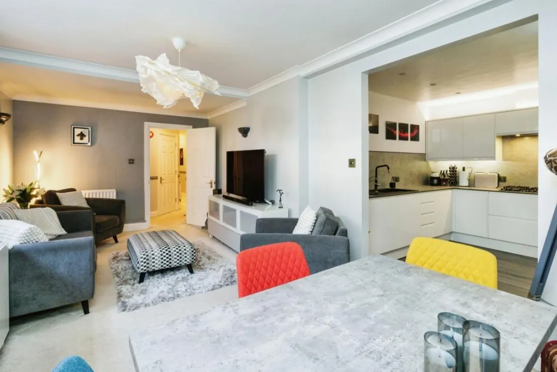 2 bed Ground Flat