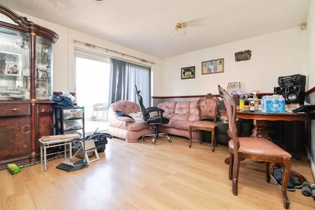 3 bed End of Terrace