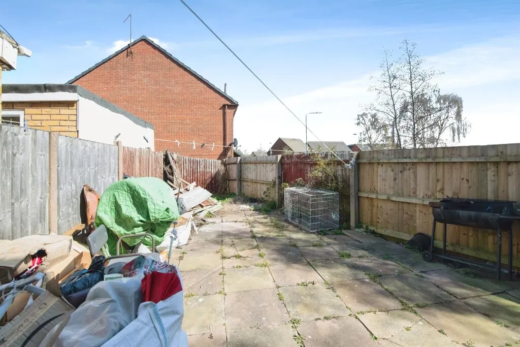 3 bed End of Terrace