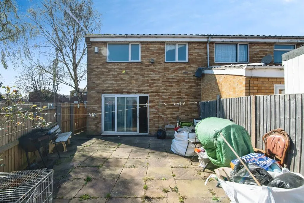 3 bed End of Terrace
