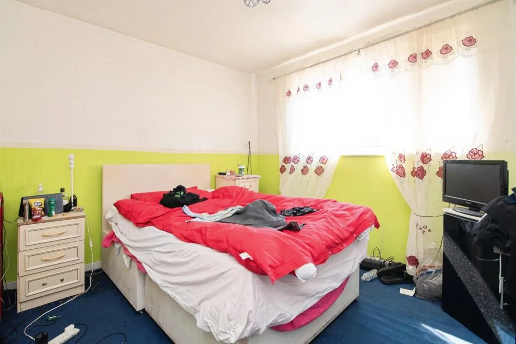 3 bed End of Terrace