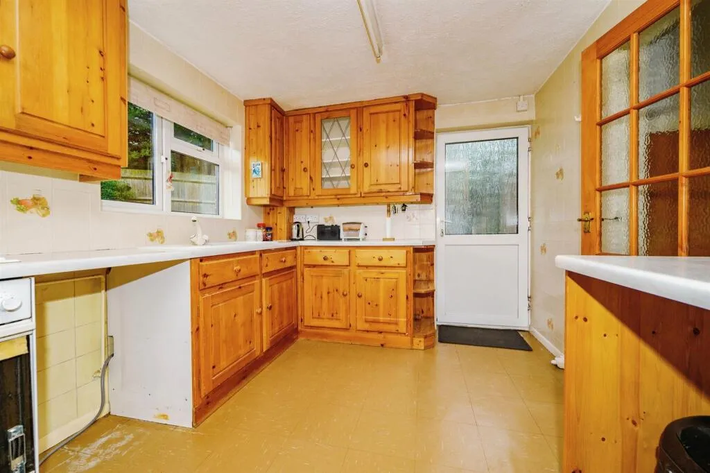 3 bed End of Terrace