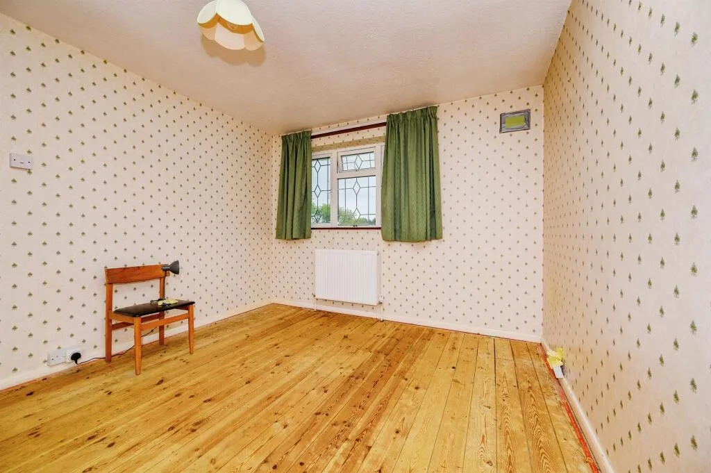 3 bed End of Terrace