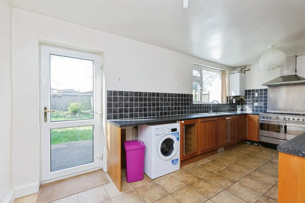 4 bed Detached