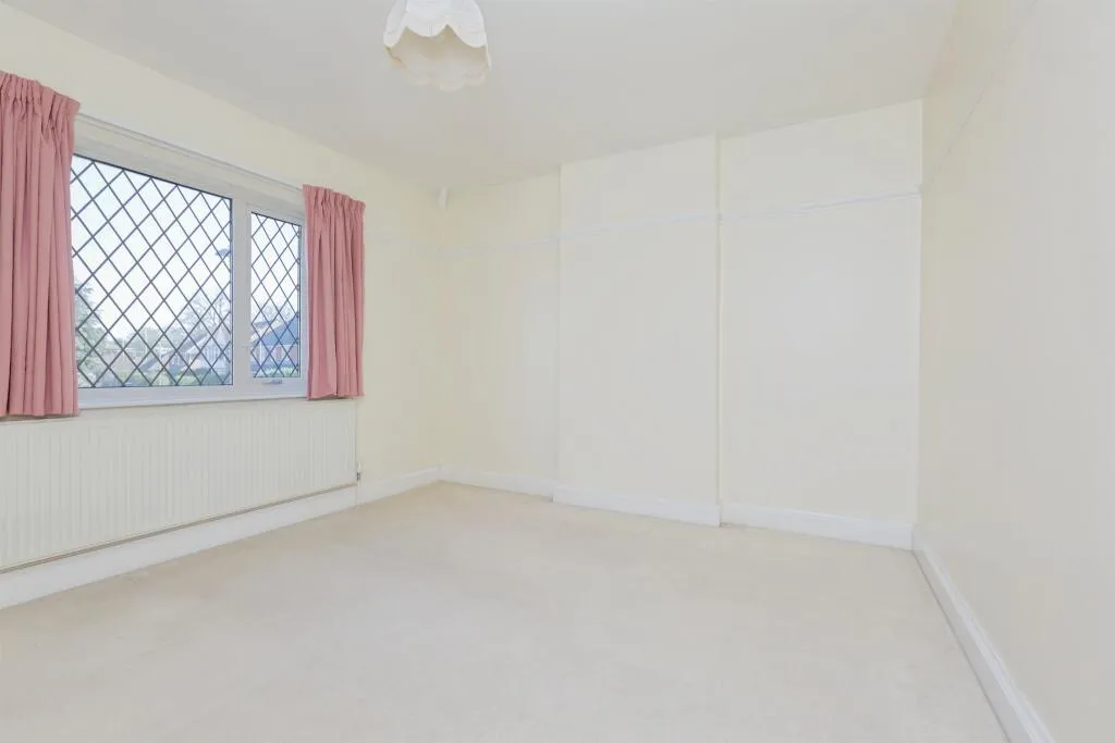 4 bed Detached