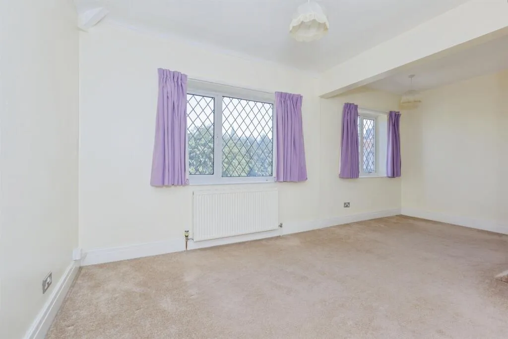 4 bed Detached