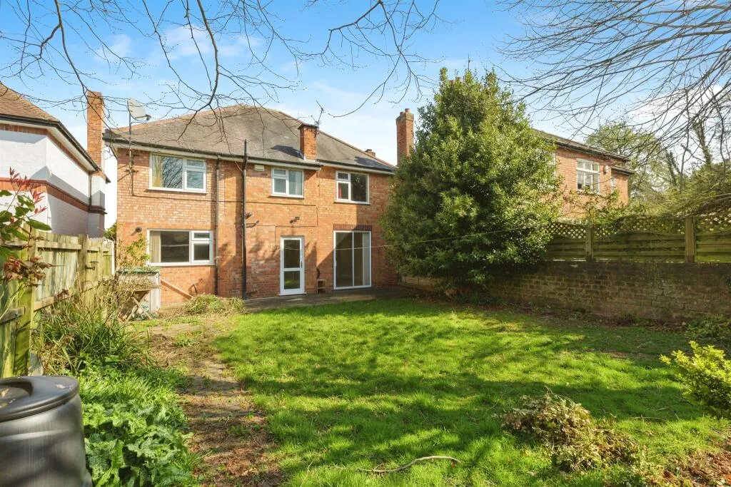 4 bed Detached