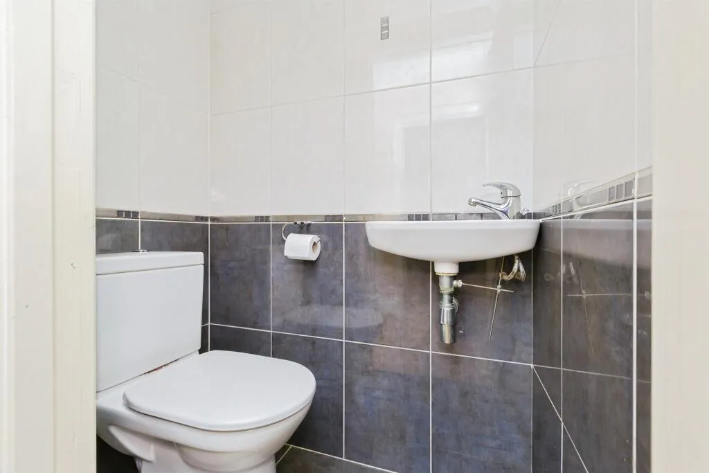 4 bed Detached