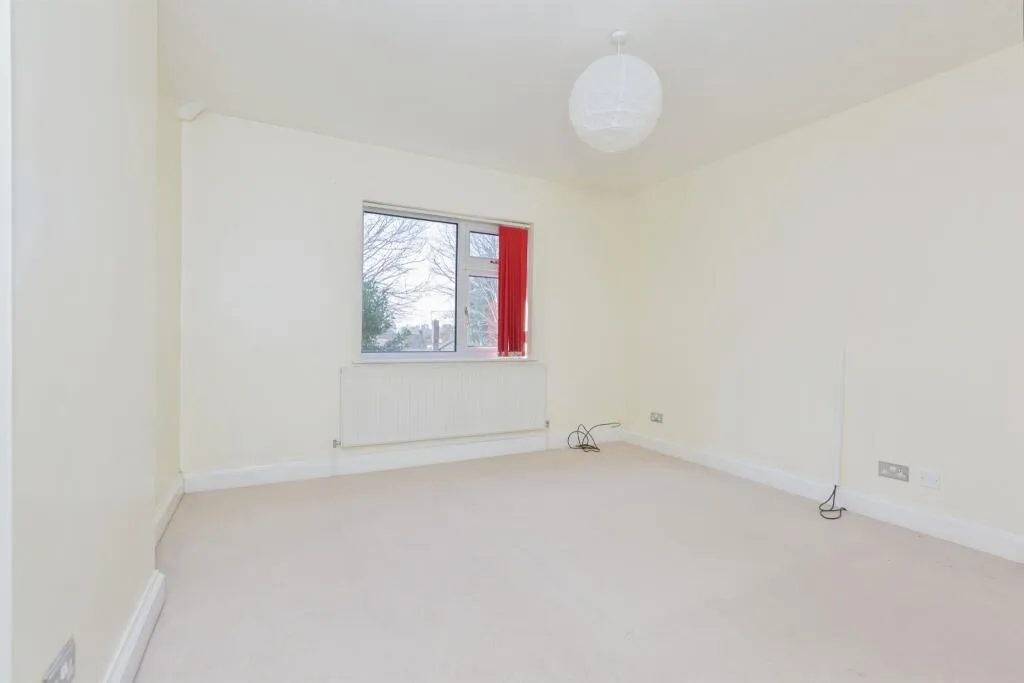 4 bed Detached