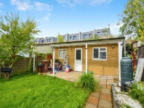 5 bed Semi-Detached