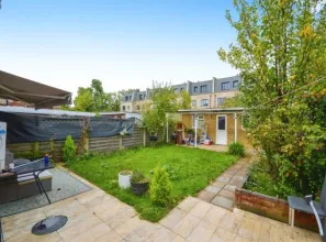 5 bed Semi-Detached
