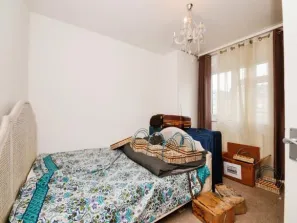 5 bed Semi-Detached
