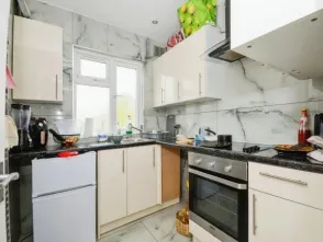 5 bed Semi-Detached