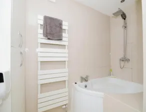 5 bed Semi-Detached