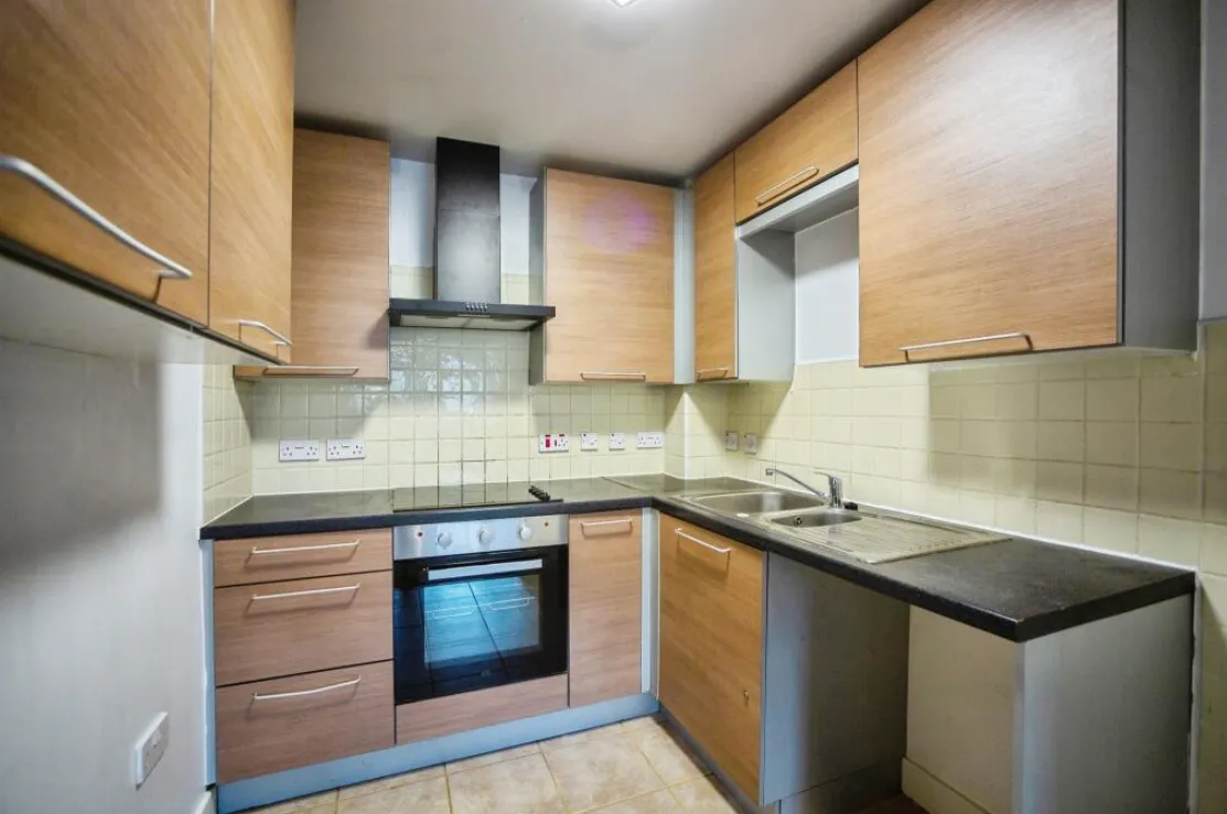 2 bed House