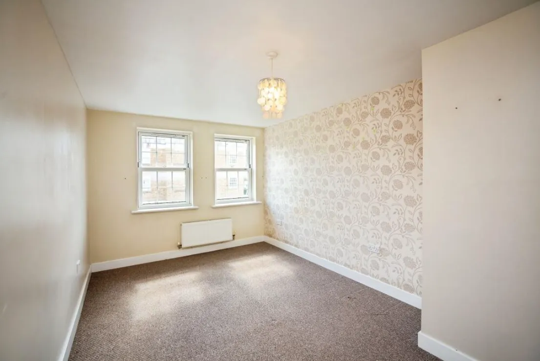 2 bed House