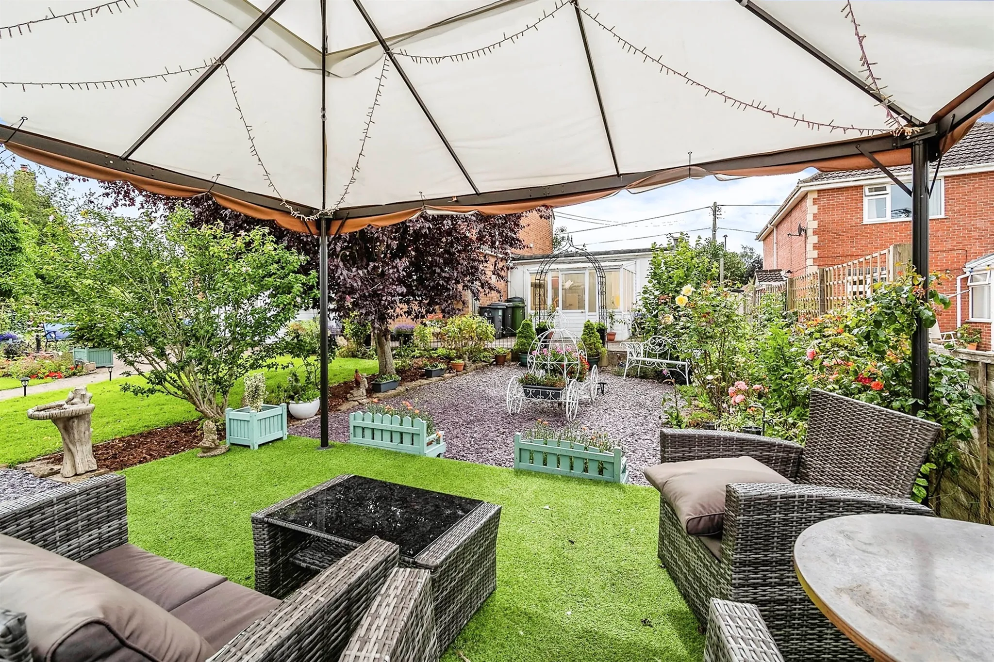 4 bed Semi-Detached