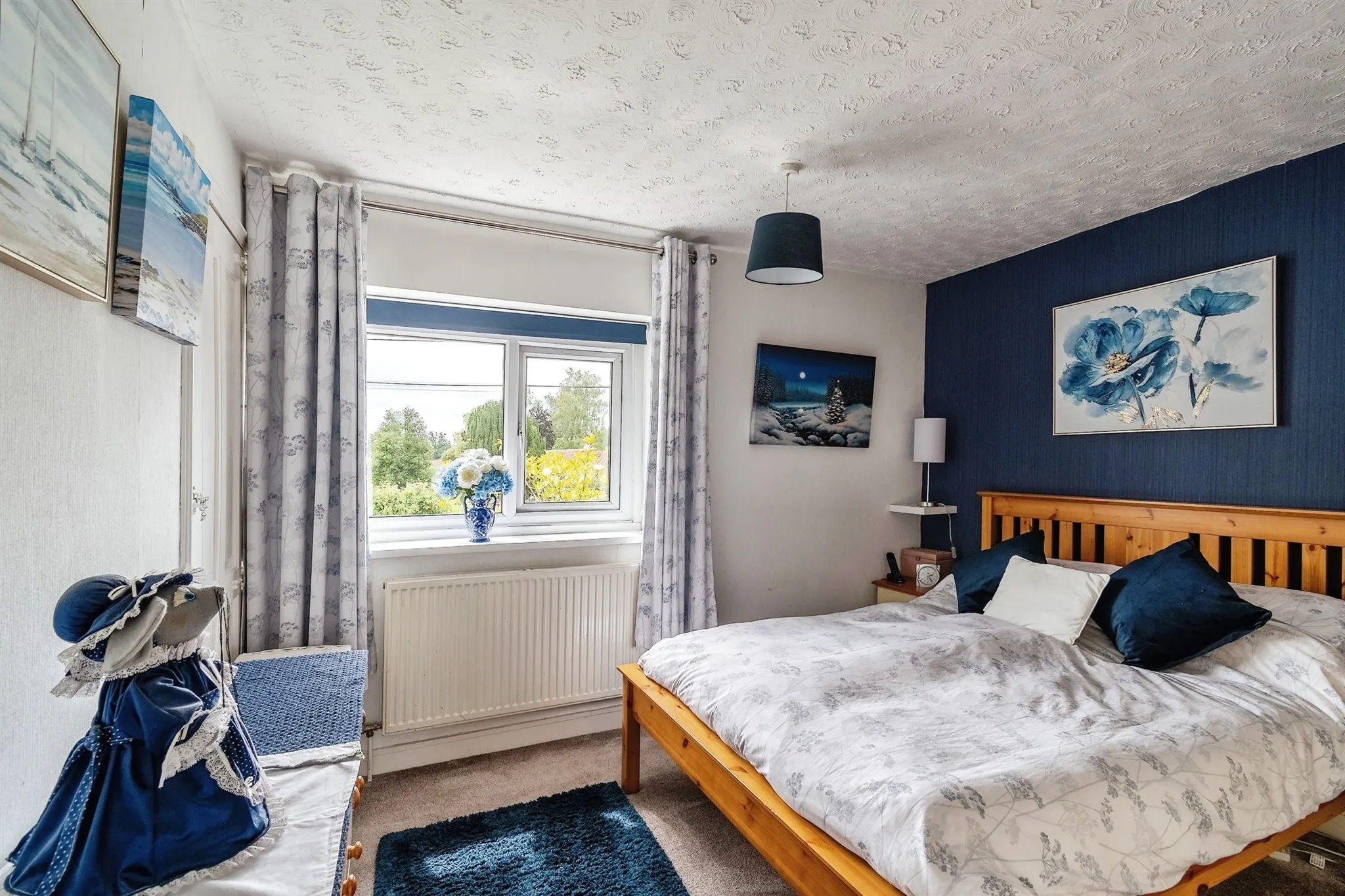 4 bed Semi-Detached