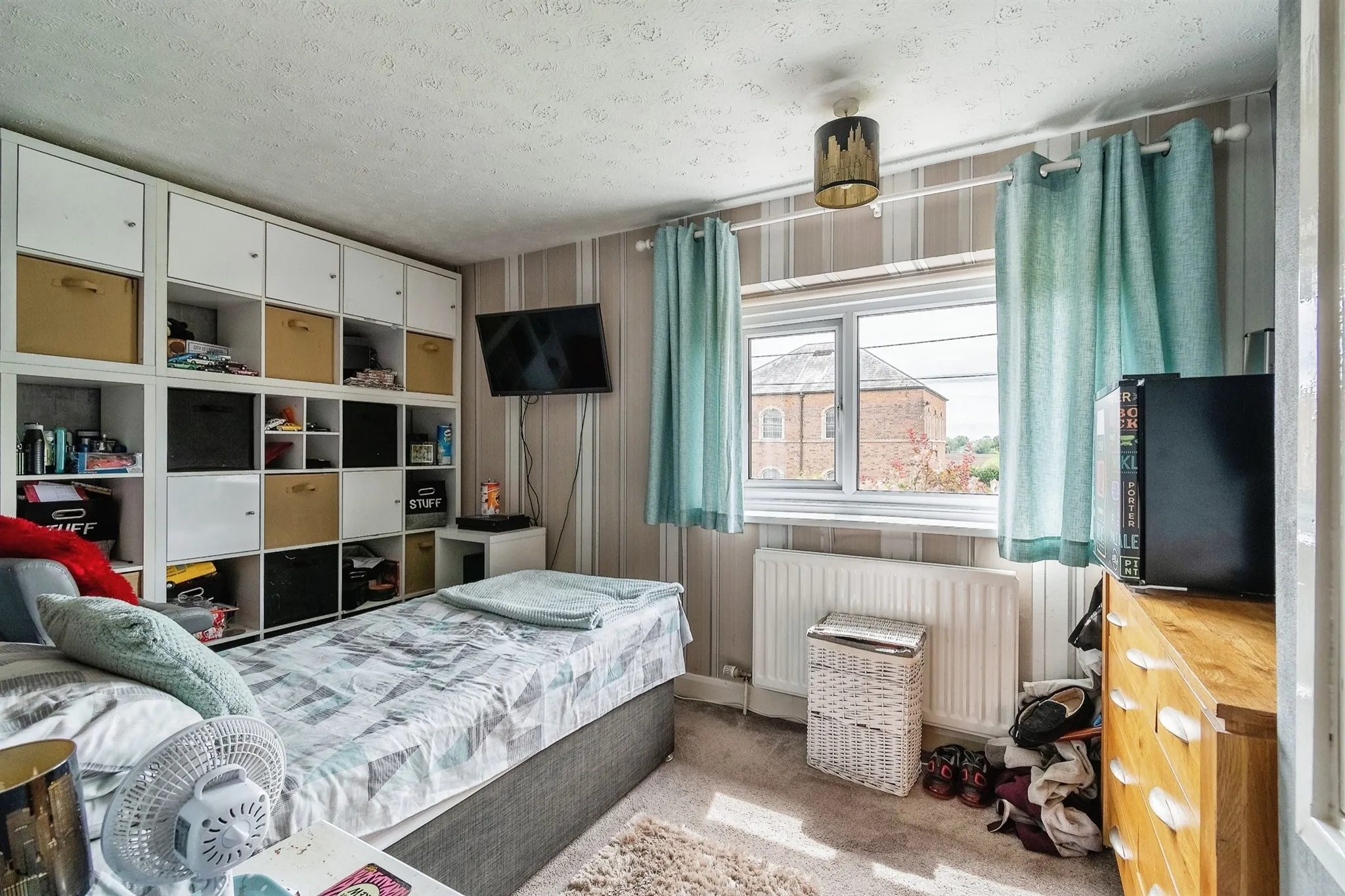 4 bed Semi-Detached