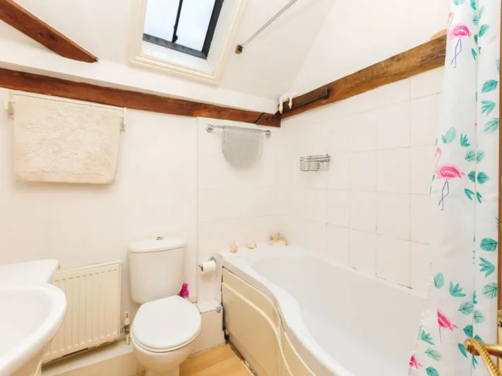 5 bed Barn Conversion