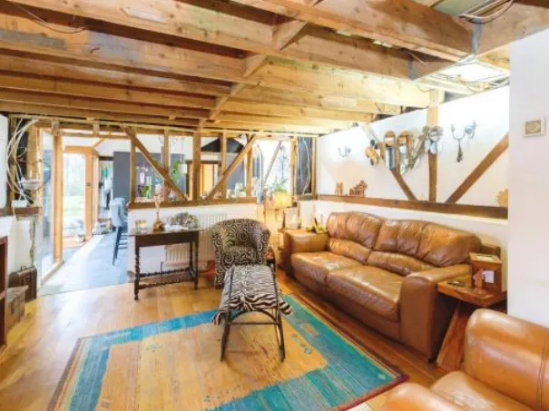 5 bed Barn Conversion