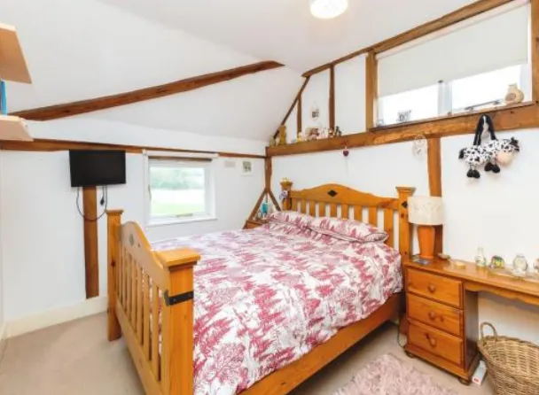 5 bed Barn Conversion