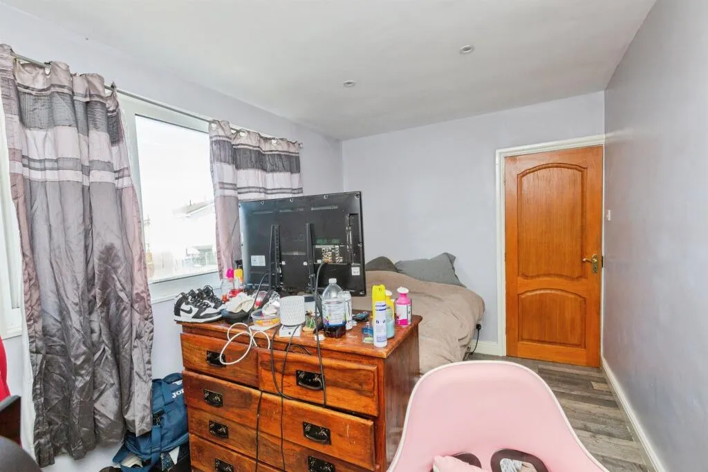 4 bed Semi-Detached