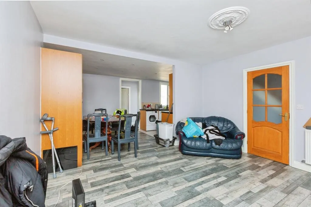 4 bed Semi-Detached