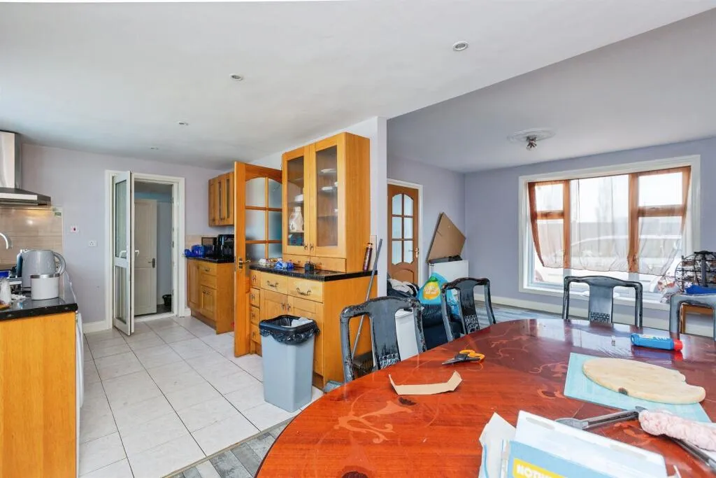 4 bed Semi-Detached