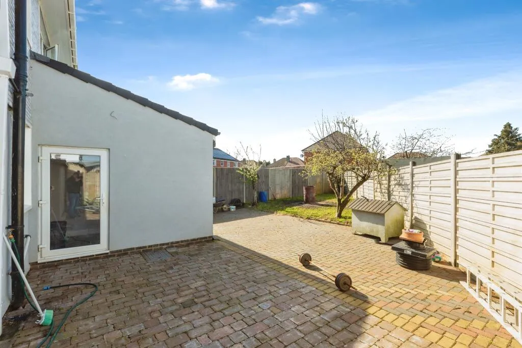 4 bed Semi-Detached