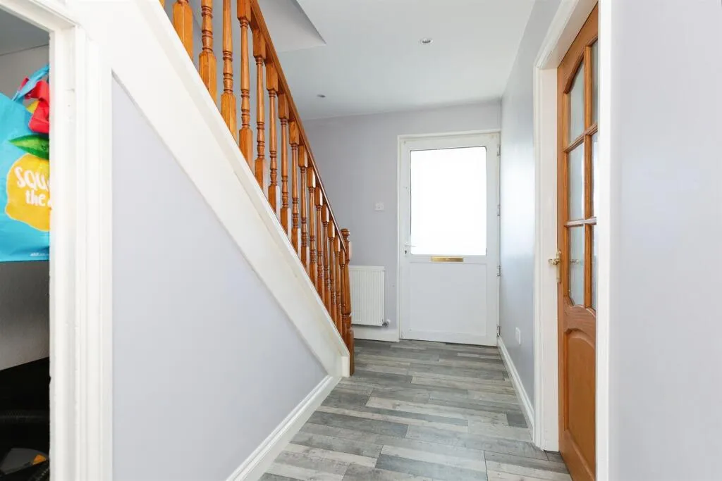 4 bed Semi-Detached