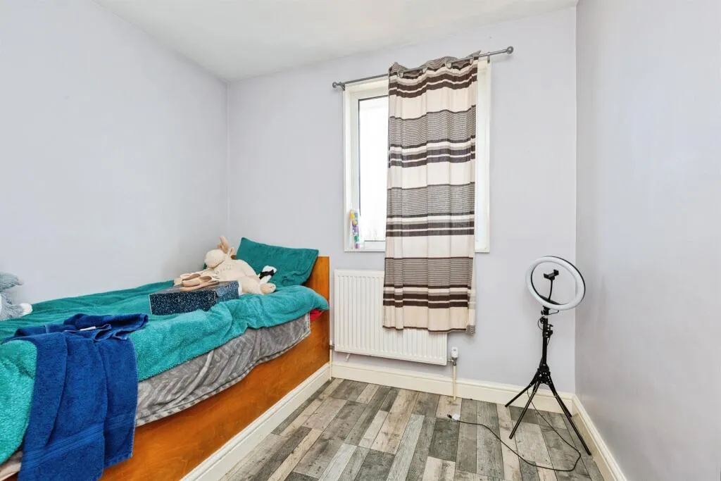 4 bed Semi-Detached