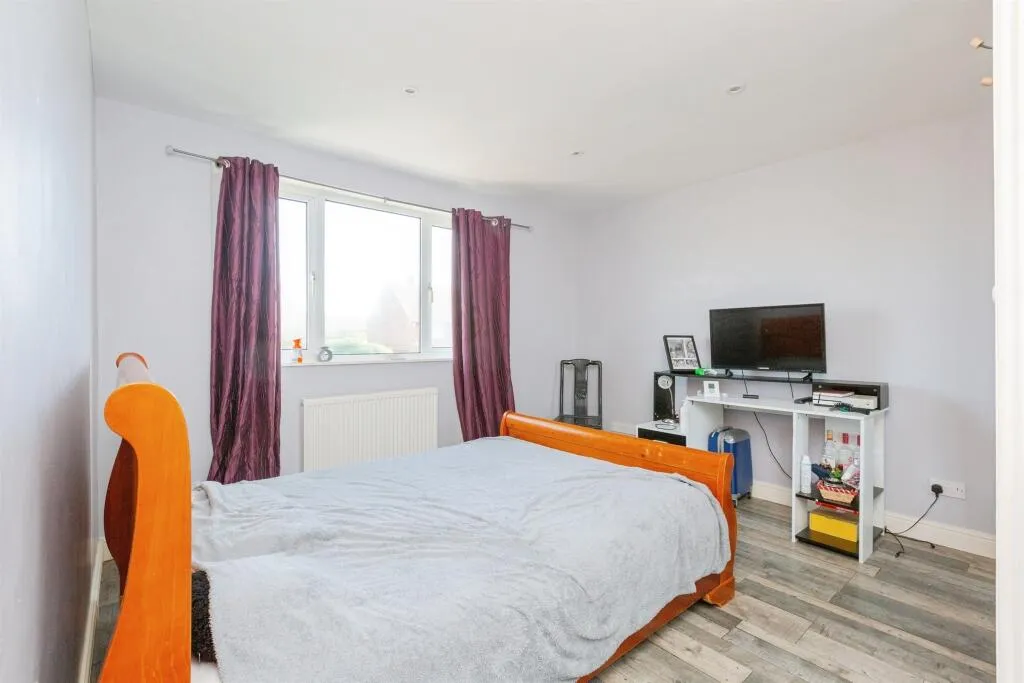 4 bed Semi-Detached