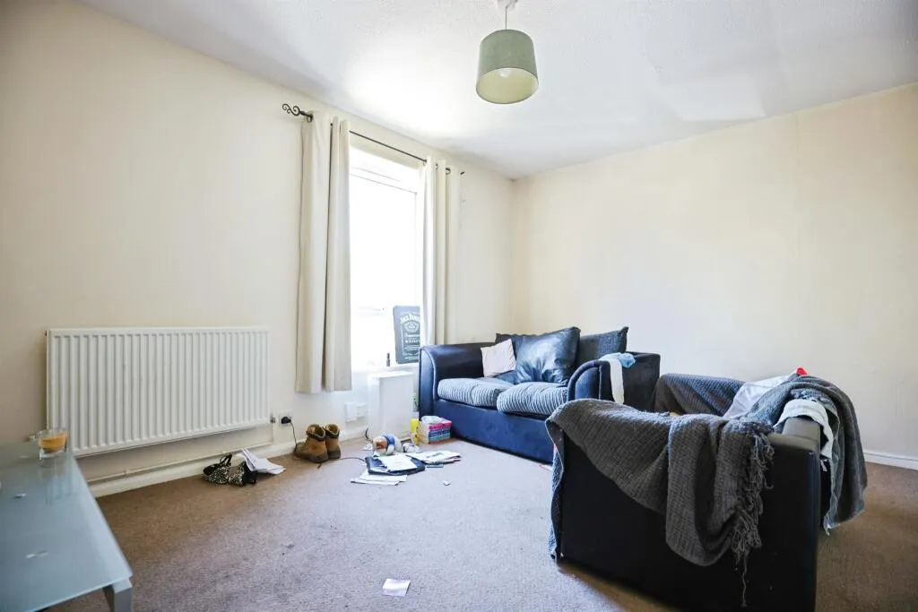 2 bed Ground Flat