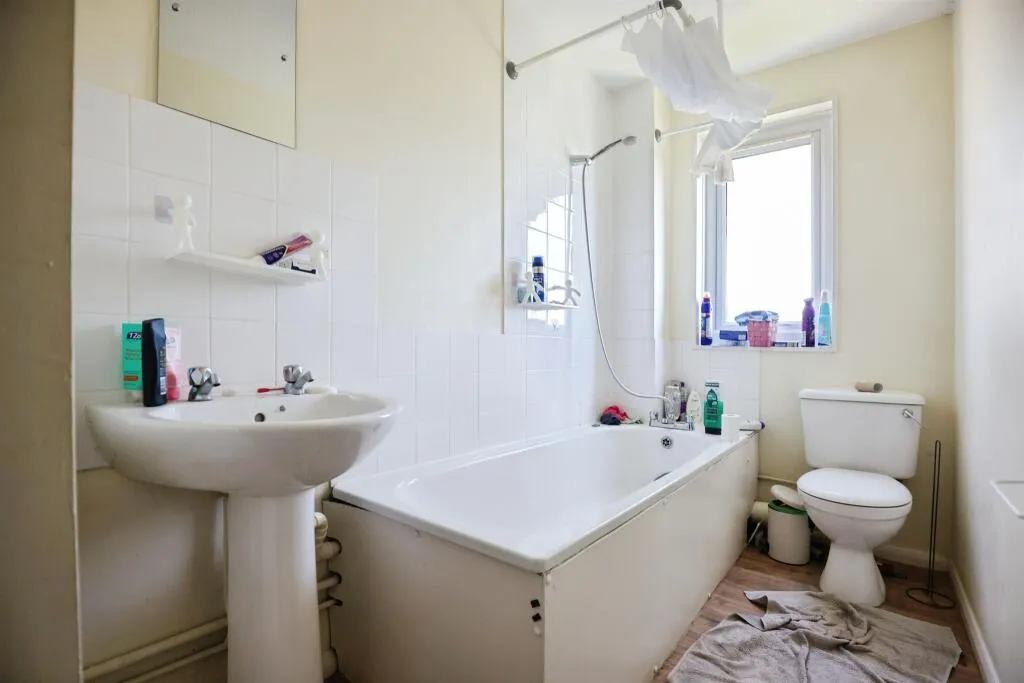 2 bed Ground Flat