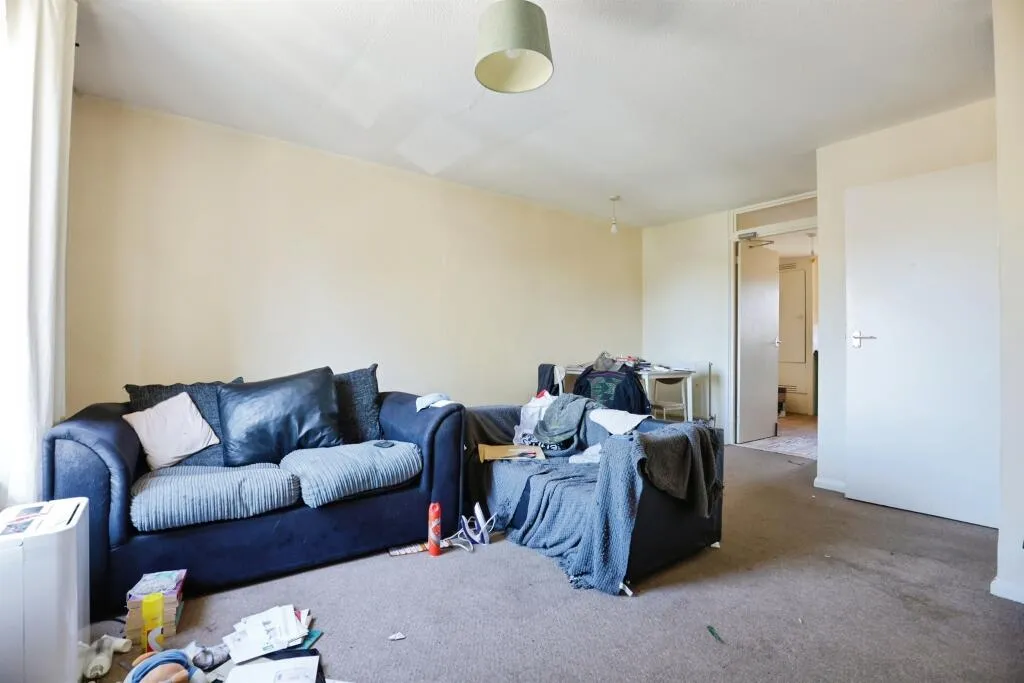 2 bed Ground Flat